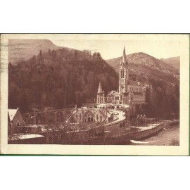 França - Lourdes - Vue d´ensemble sur la Basilique - 19.969