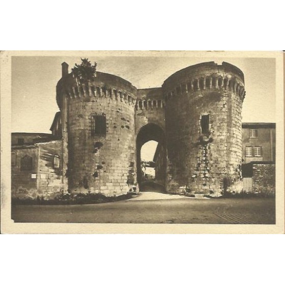 Cognac - Charente - Les Vieilles Tours 